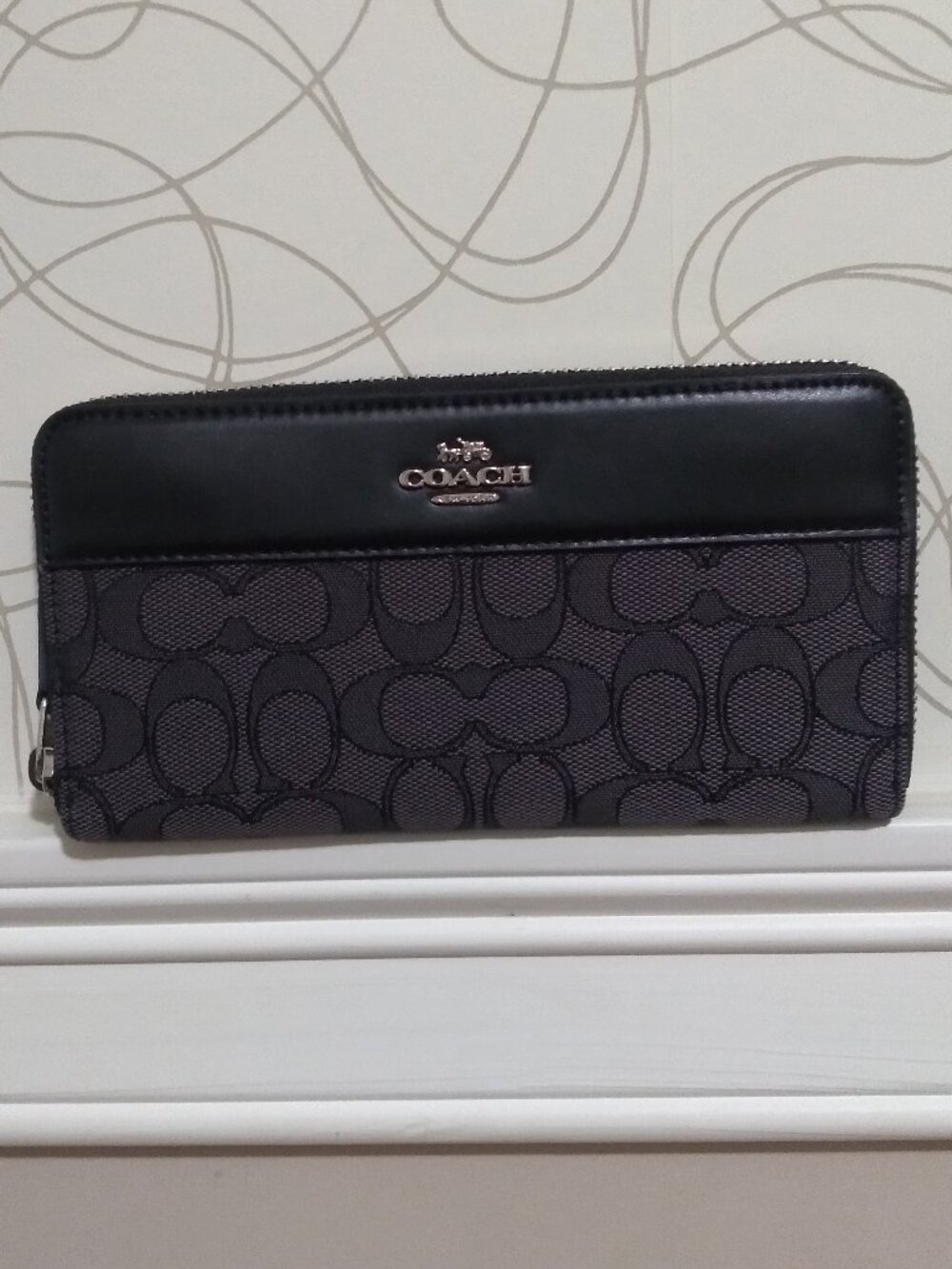 Coach Signature Accordion Zip Wallet